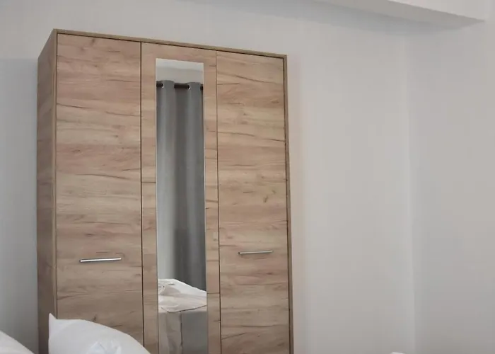 Casa Valesa * スカラ・ソティロス